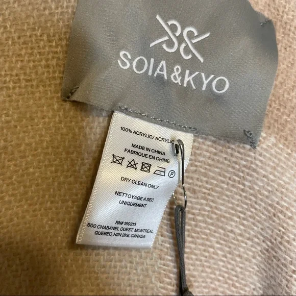 Soia & Kyo Blanket Scarf Poncho Wrap With Fringe One Size Neutraul Tones NWT - Picture 5 of 12